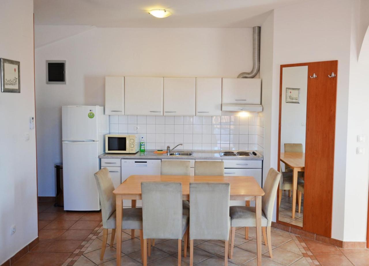 Pirovcanka Apartment